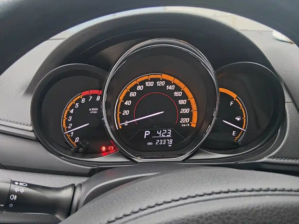 Toyota Yaris L — миниатюра 7