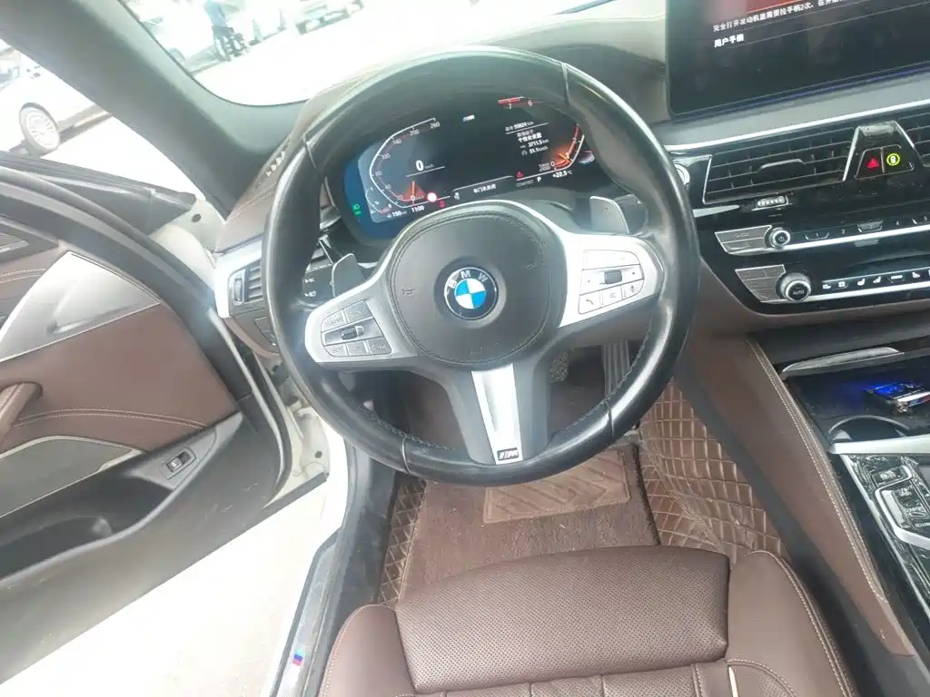 BMW 5 Series — миниатюра 7