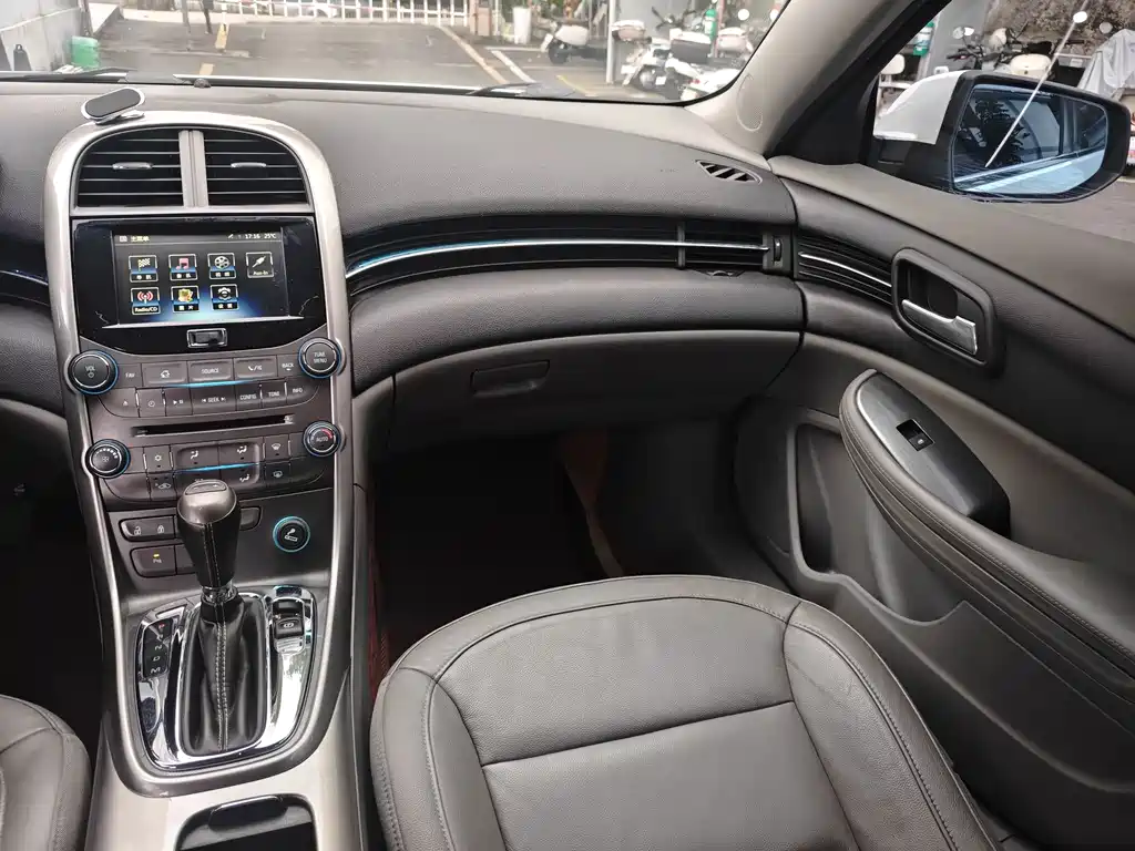 Chevrolet Malibu — миниатюра 11