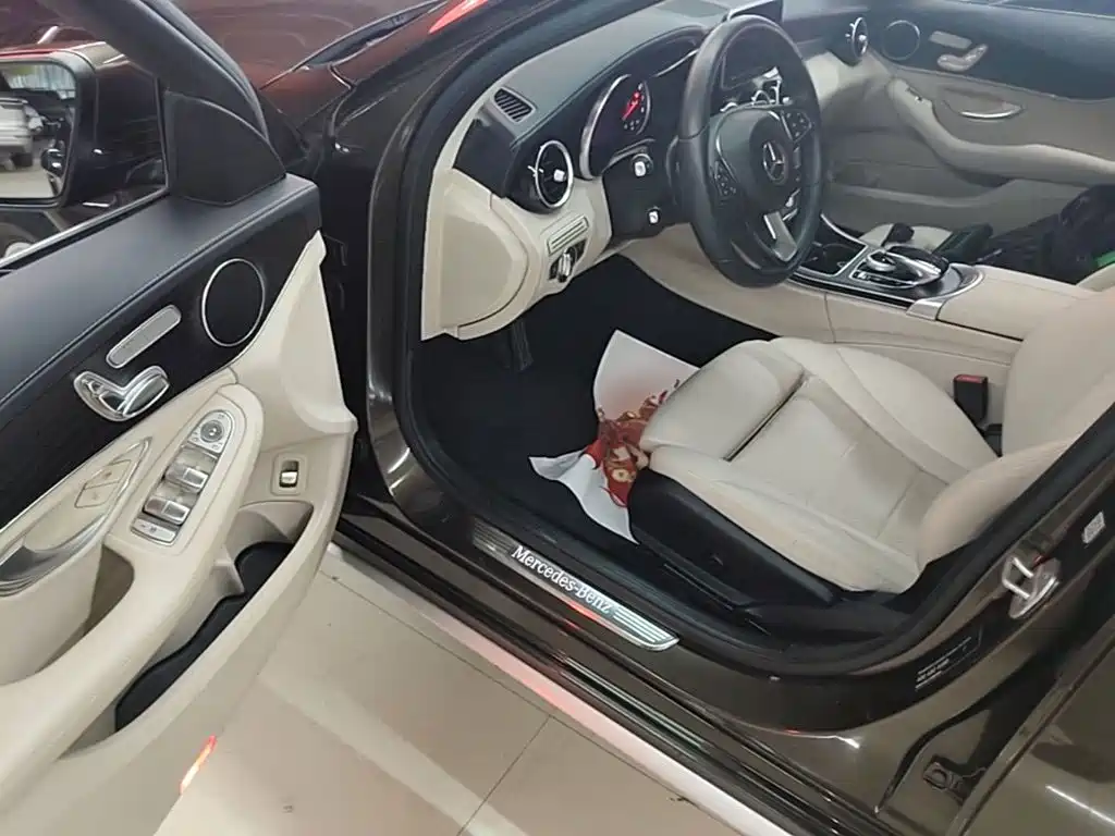 Mercedes-Benz C-Class — миниатюра 16