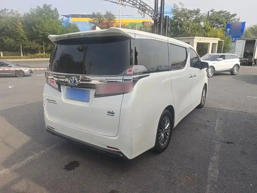 Toyota Vellfire — миниатюра 7