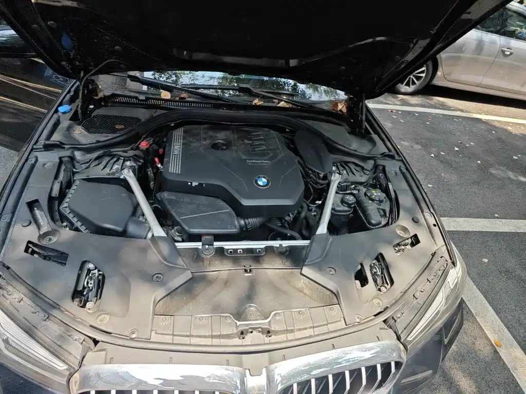 BMW 5 Series — миниатюра 11