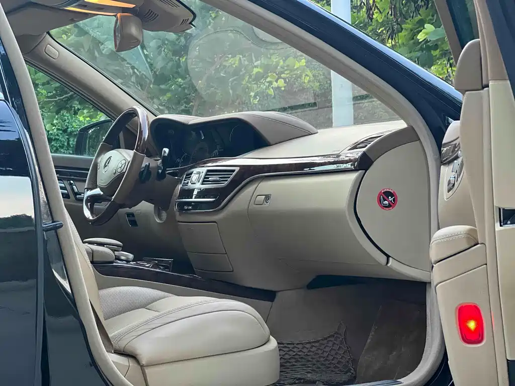 Mercedes-Benz S-Class — миниатюра 8