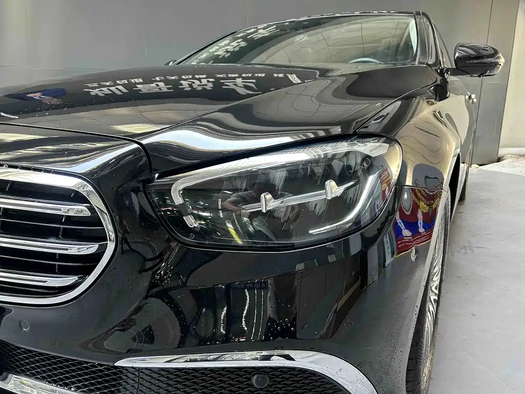 Mercedes-Benz E-Class — миниатюра 9