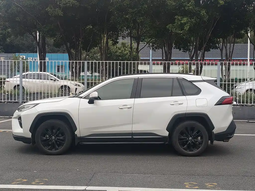 Toyota Wildlander — миниатюра 9