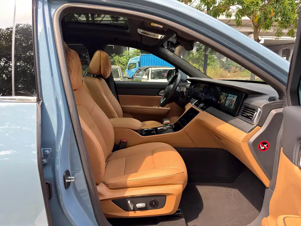 Li Auto Li ONE — миниатюра 11
