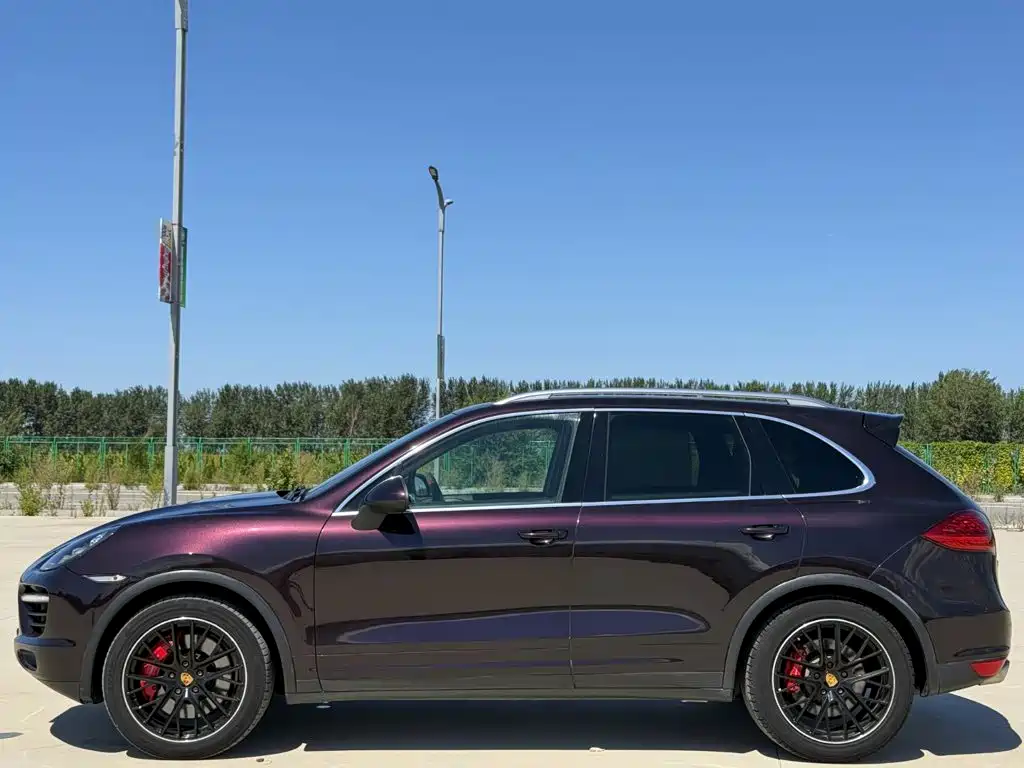 Porsche Cayenne — миниатюра 9