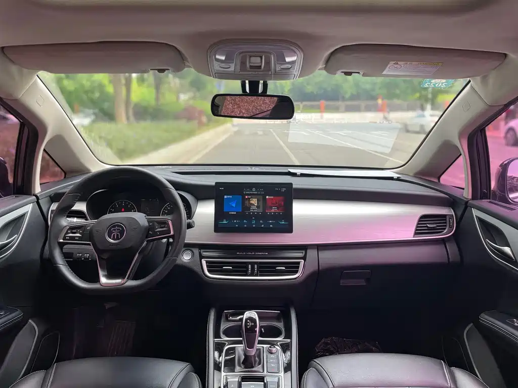 BYD MAX — миниатюра 11