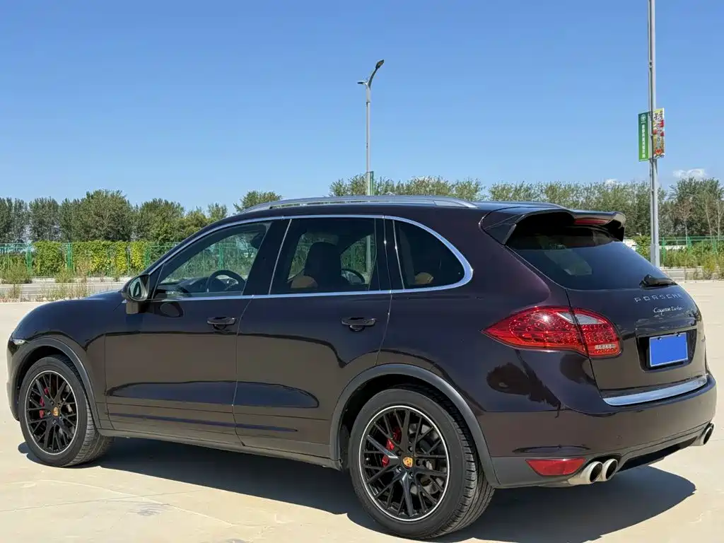 Porsche Cayenne — миниатюра 6