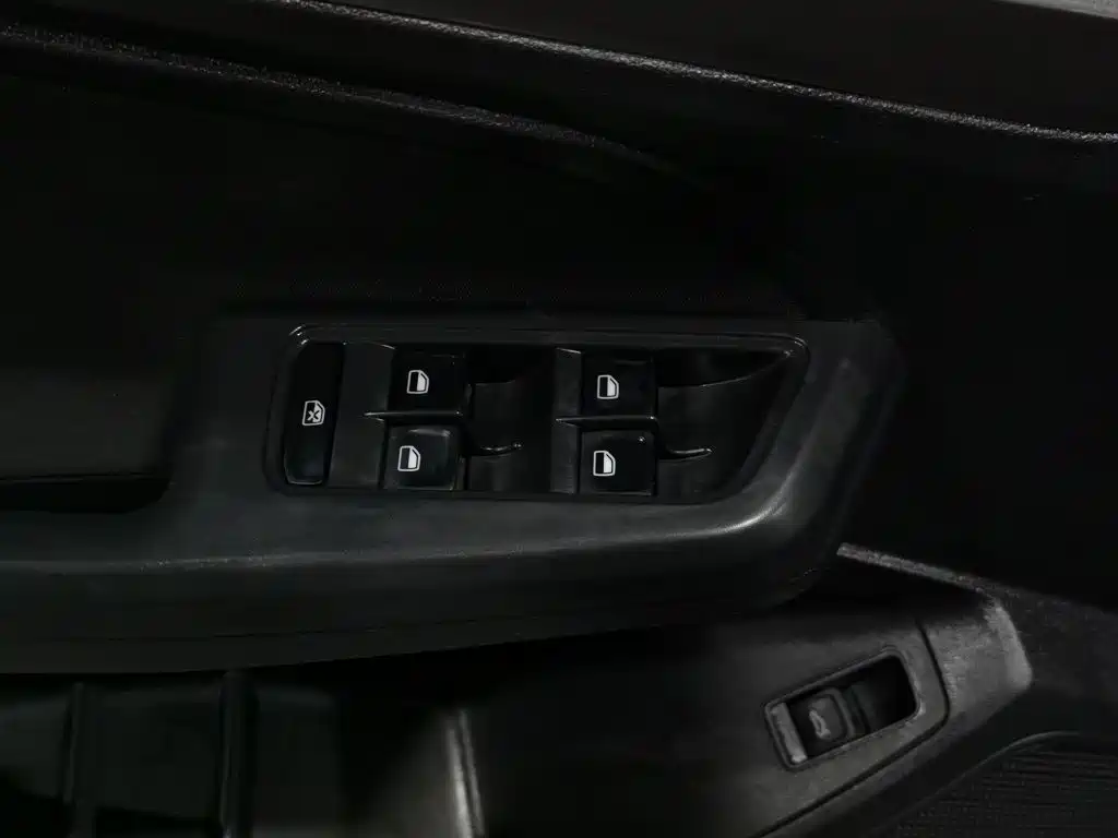 Volkswagen Lavida — миниатюра 9