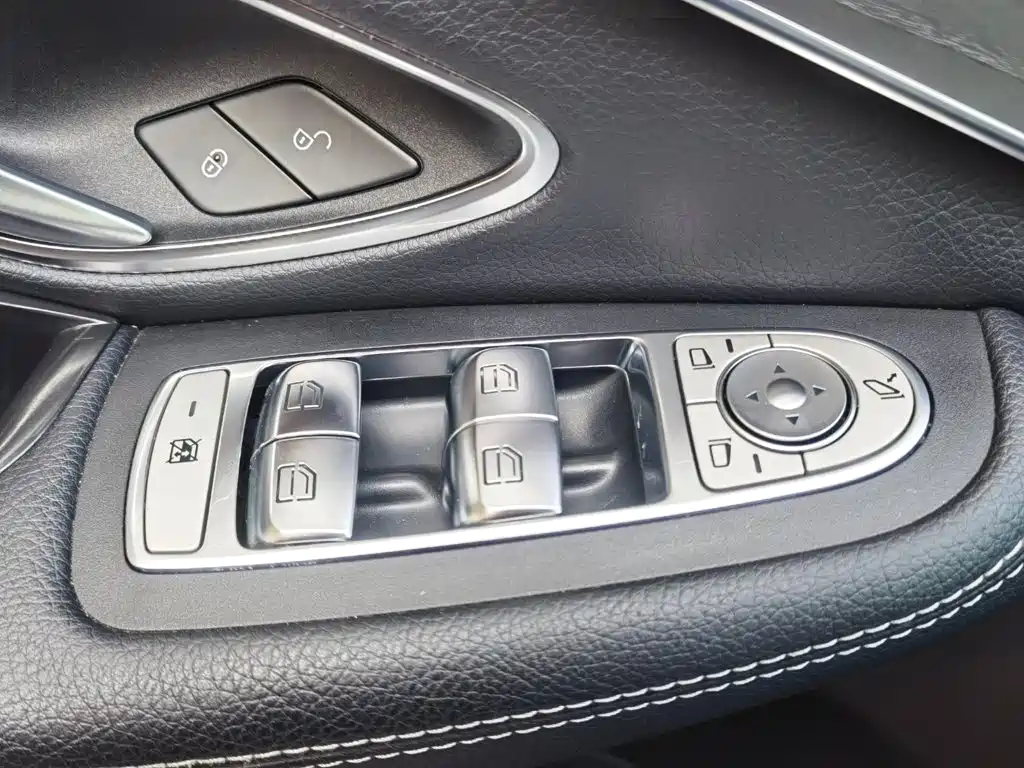 Mercedes-Benz C-Class — миниатюра 28