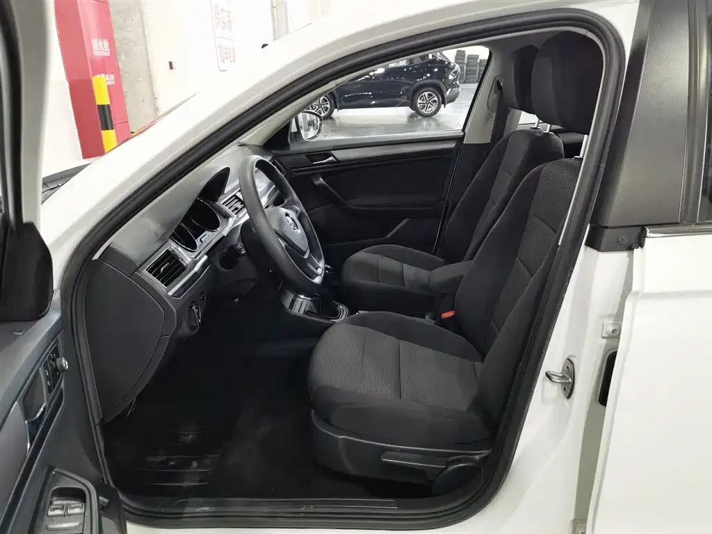 Volkswagen Bora 2019 1.5L MT Fashion VI