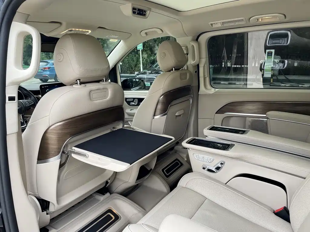 Mercedes-Benz V-Class — миниатюра 11