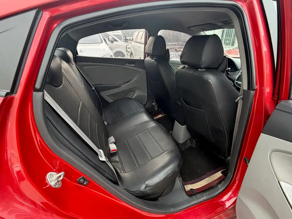 Hyundai Verna — миниатюра 6