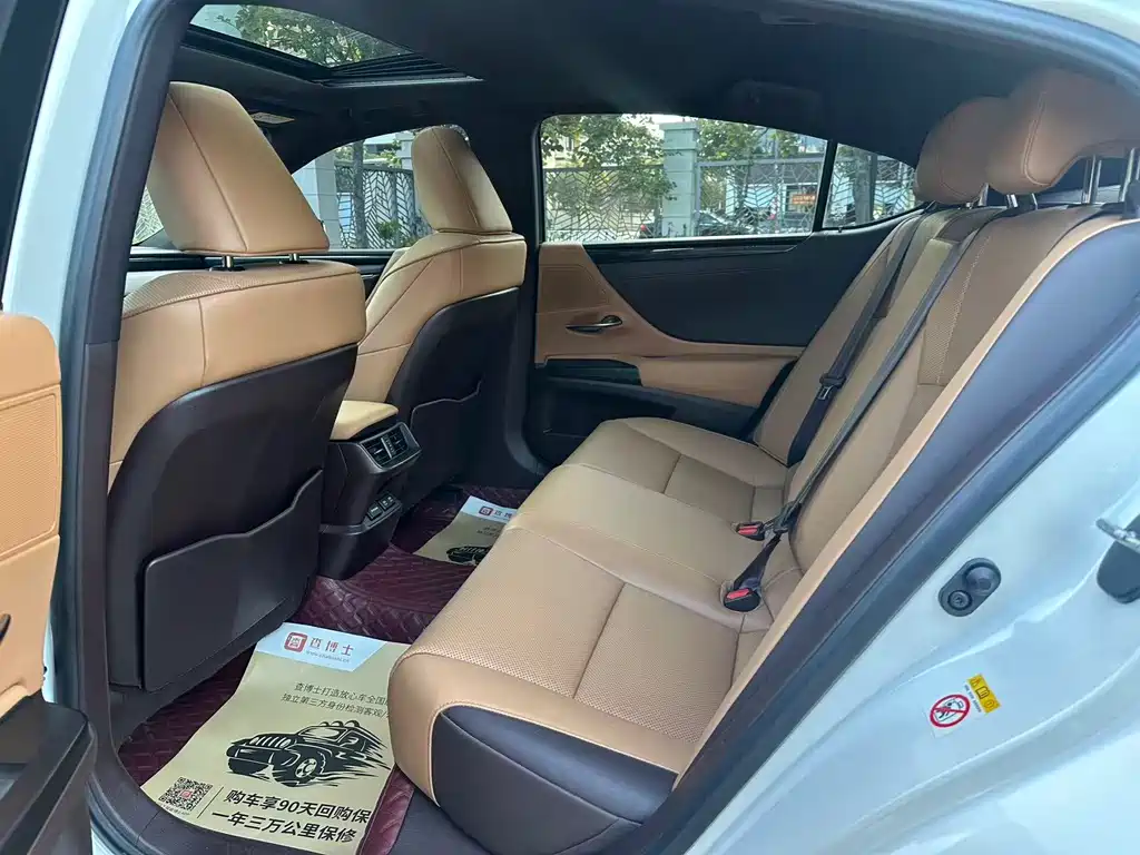 Lexus ES — миниатюра 8