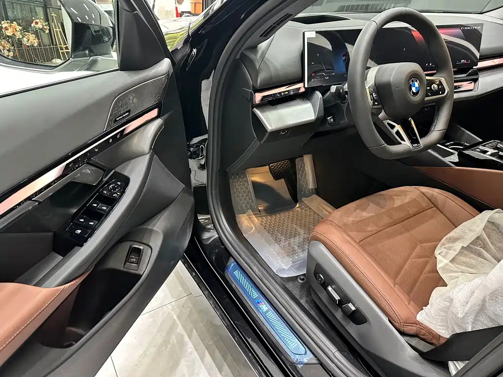 BMW 5 Series — миниатюра 5
