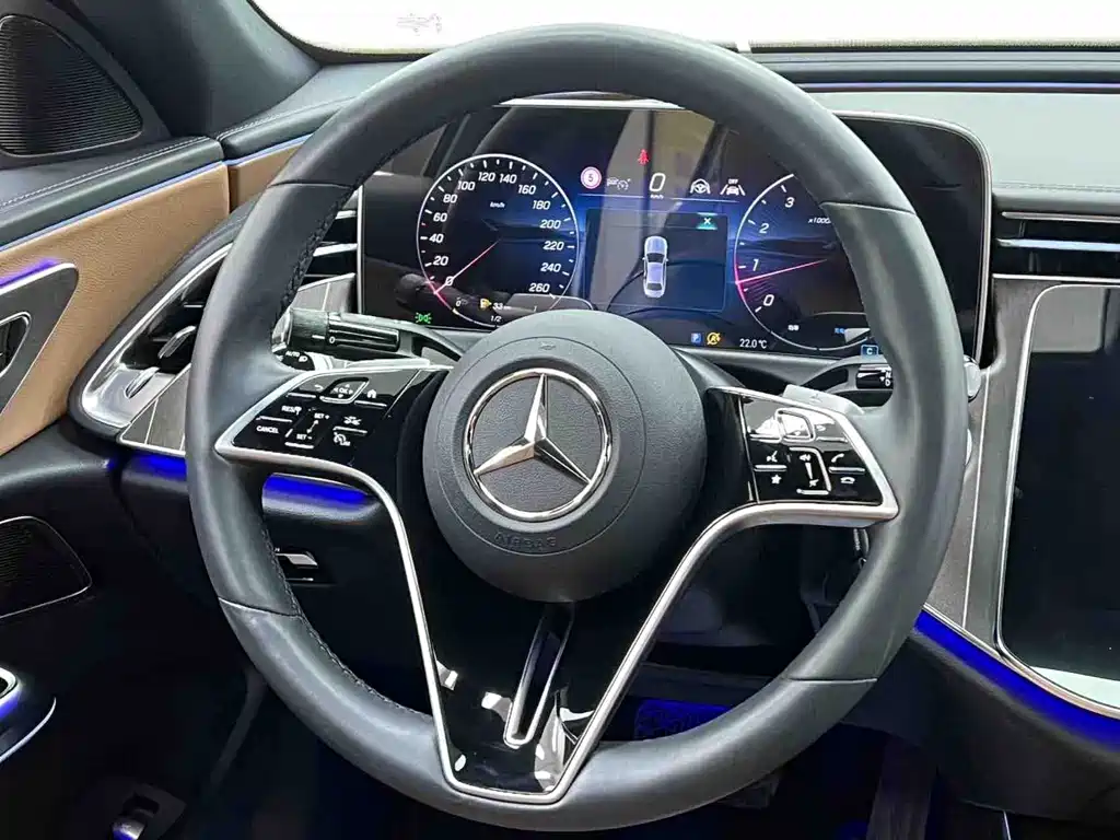 Mercedes-Benz E-Class — миниатюра 18