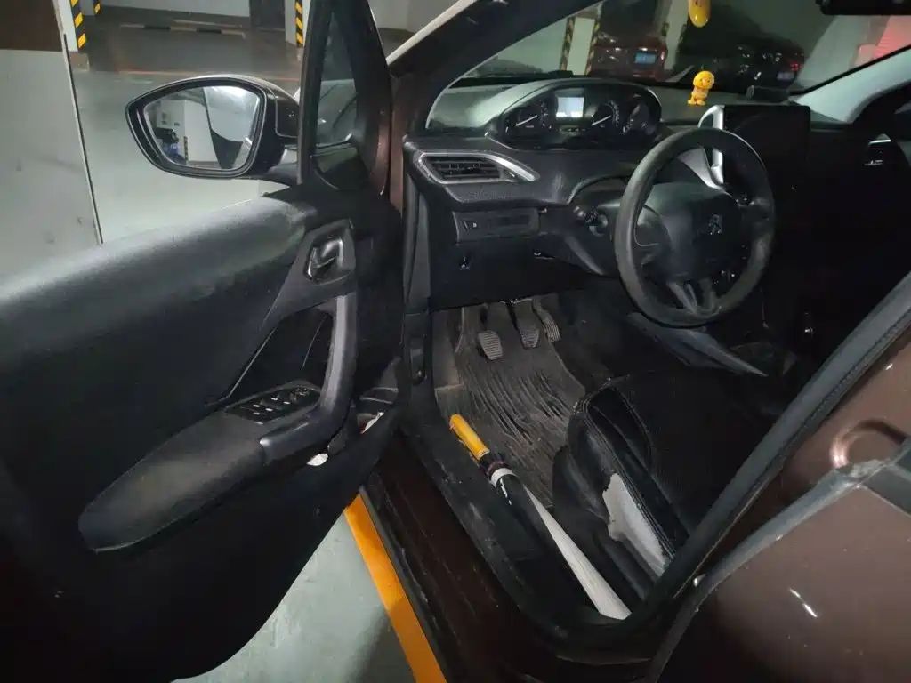 Peugeot 2008 — миниатюра 17