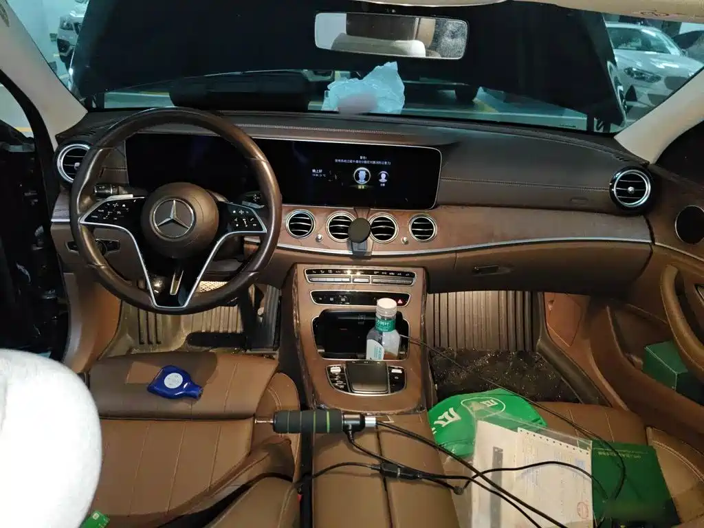 Mercedes-Benz E-Class — миниатюра 10