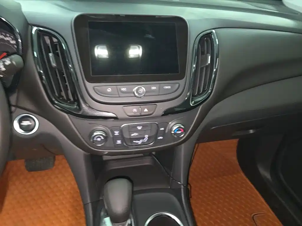 Chevrolet Equinox — миниатюра 13