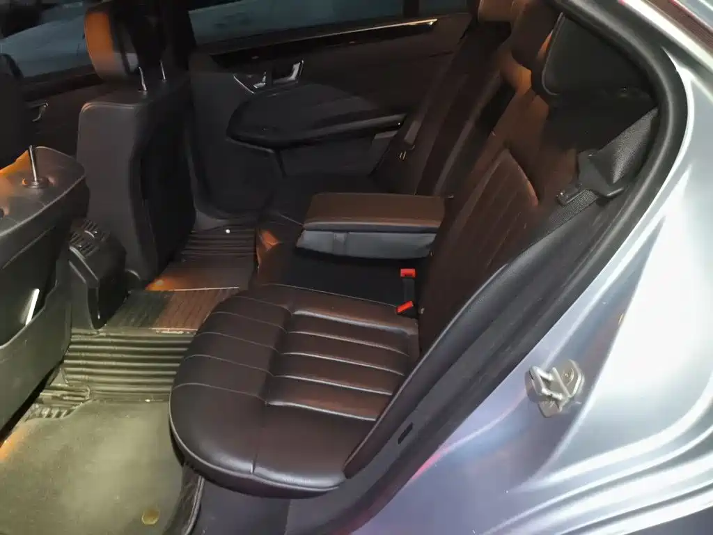 Mercedes-Benz E-Class — миниатюра 15