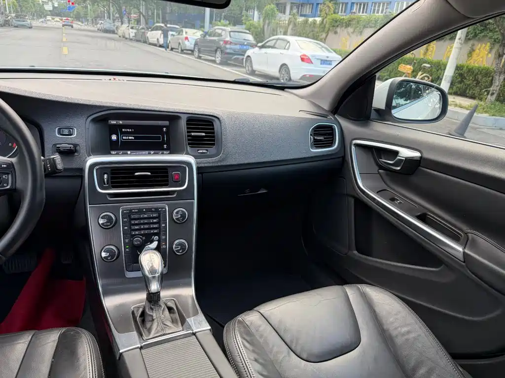 Volvo V60 — миниатюра 9
