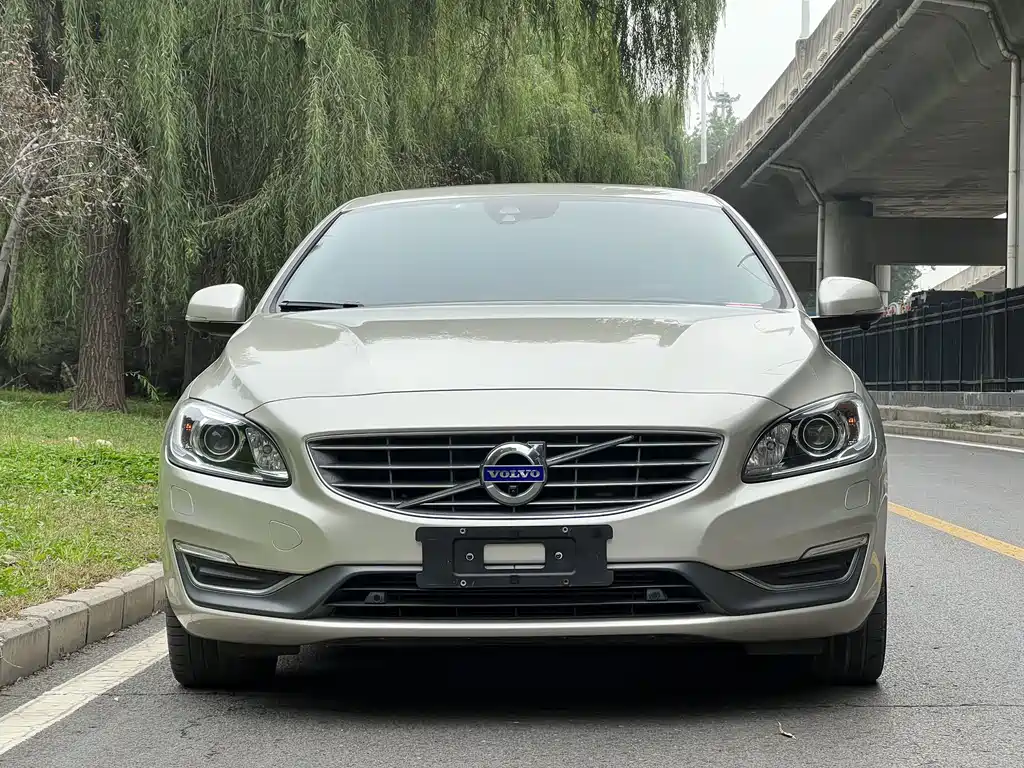 Volvo S60 — миниатюра 2