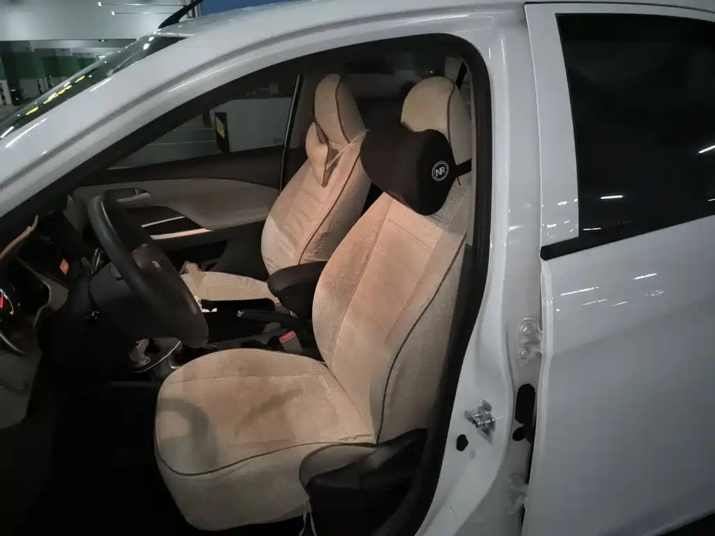Chevrolet Sail — миниатюра 12