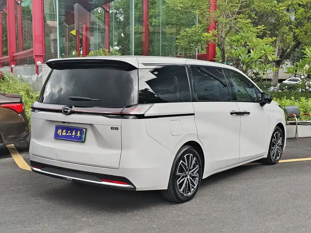 GAC Motor 传祺E8 PHEV — миниатюра 10