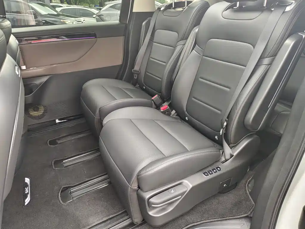GAC Motor 传祺E8 PHEV — миниатюра 16