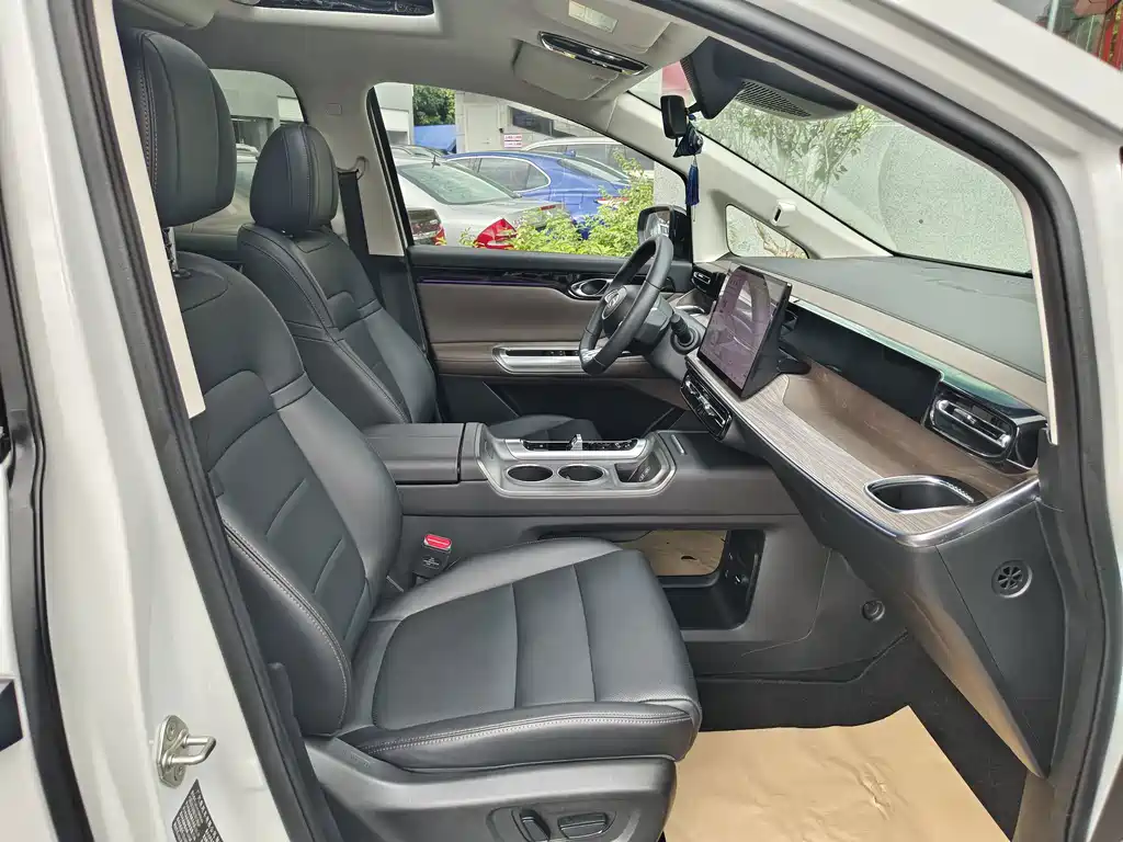 GAC Motor 传祺E8 PHEV — миниатюра 20