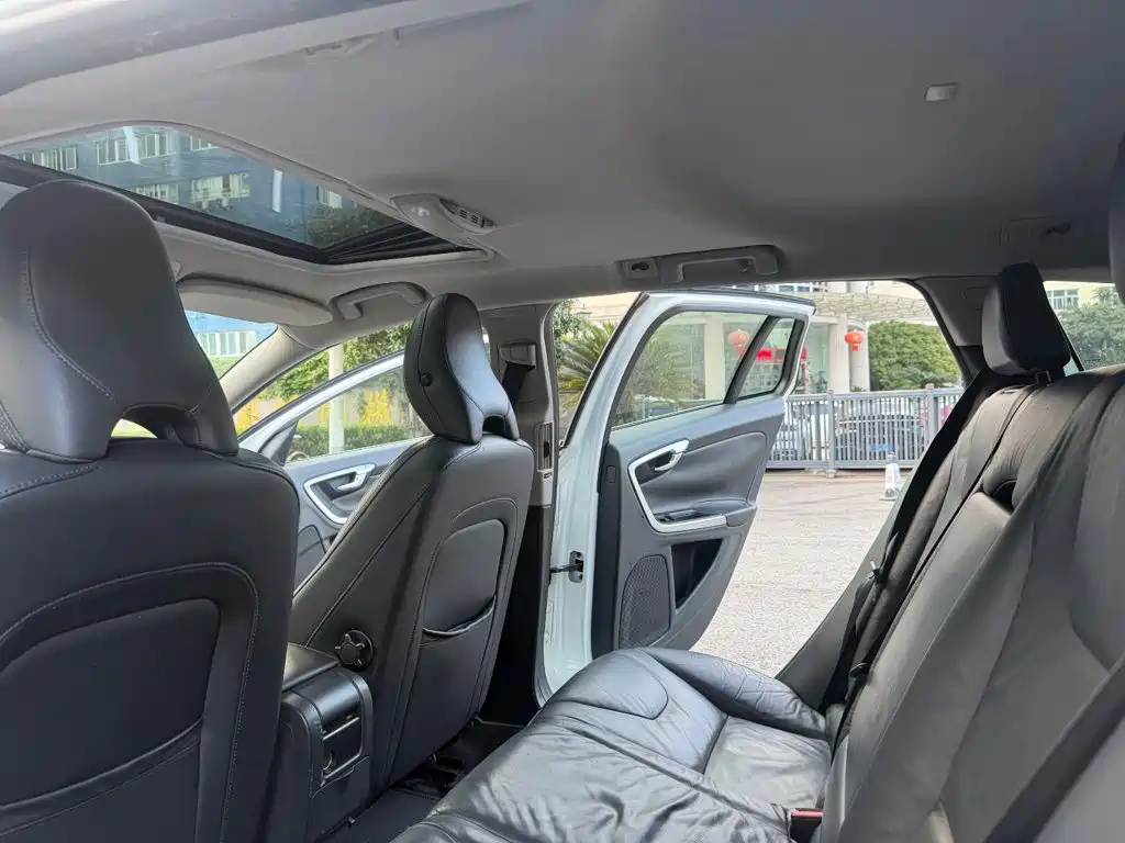 Volvo V60 — миниатюра 20