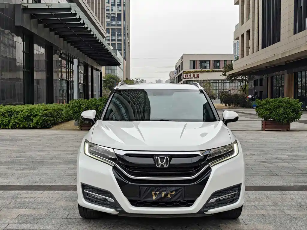 HONDA UR V