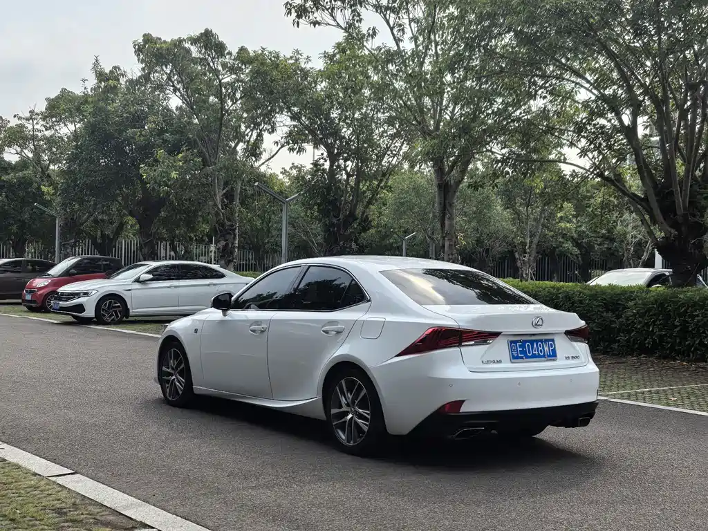 Lexus IS — миниатюра 5
