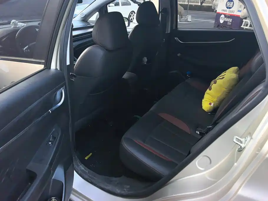 Geely Vision X3 — миниатюра 11