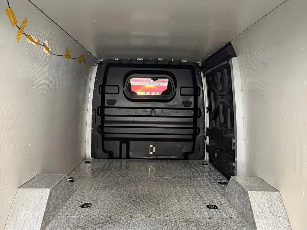 JIANGQI GROUP VAN BAOLU