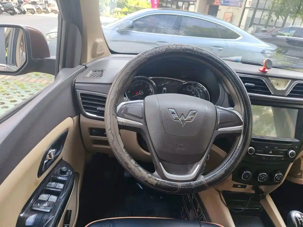 Wuling Hongguang — миниатюра 7