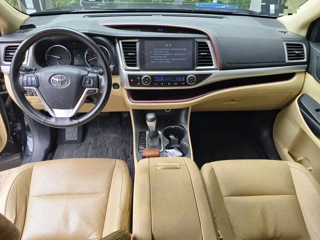 Toyota Highlander 2015 2.0T Luxury 7 мест