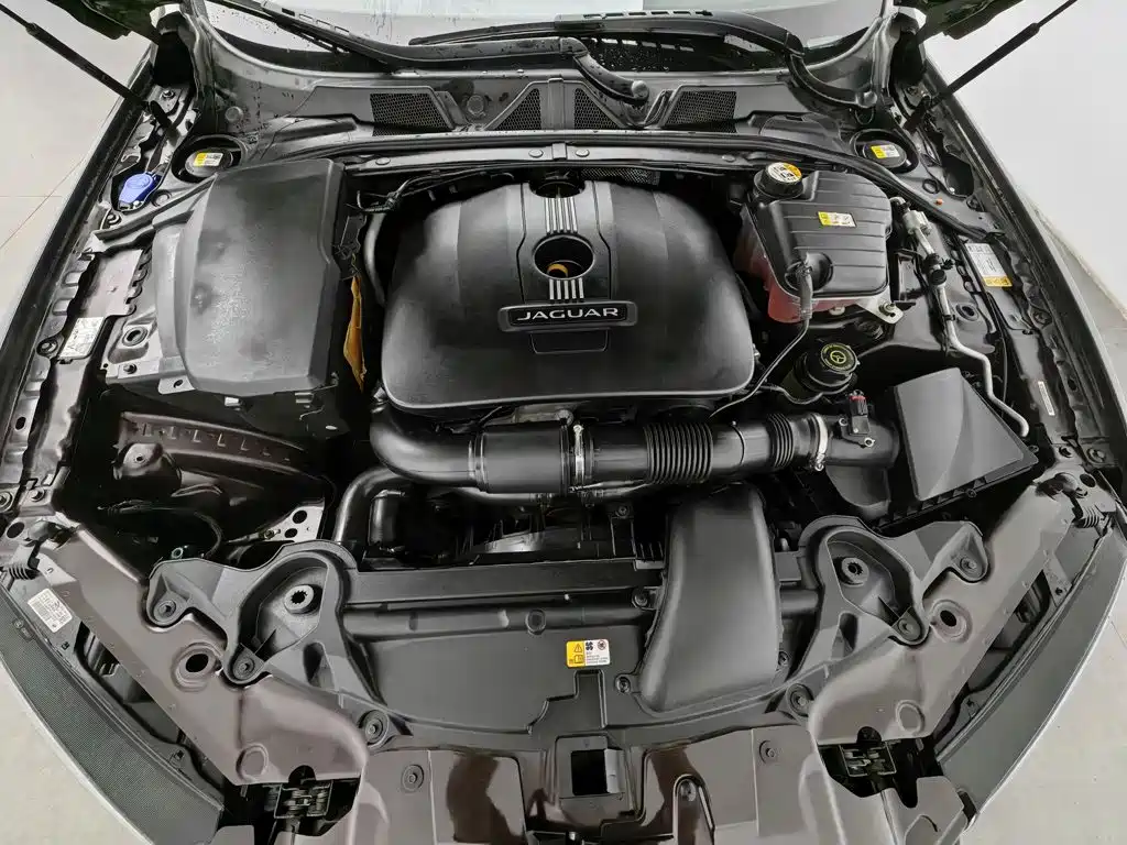 Jaguar XF — миниатюра 6