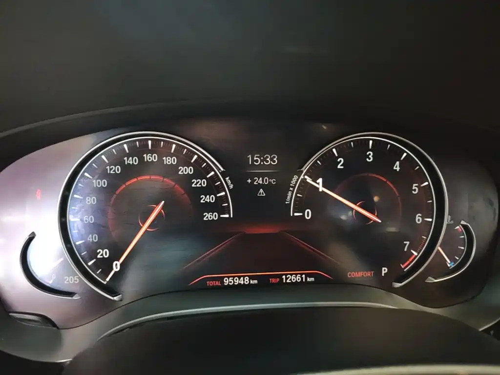 BMW 5 Series — миниатюра 12