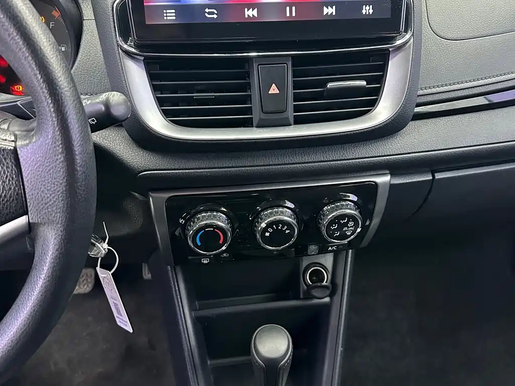 TOYOTA YARIS L ZHIXUAN