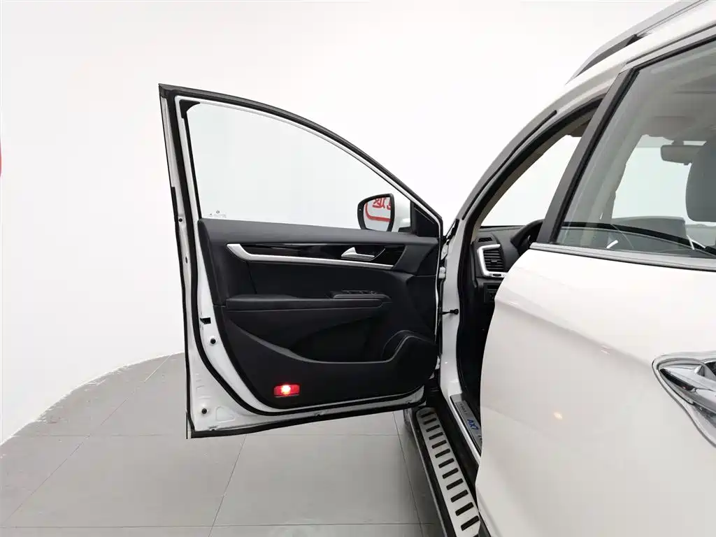 Dongfeng AX7 2015 2.0L AT
