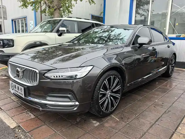 VOLVO  S90 2024