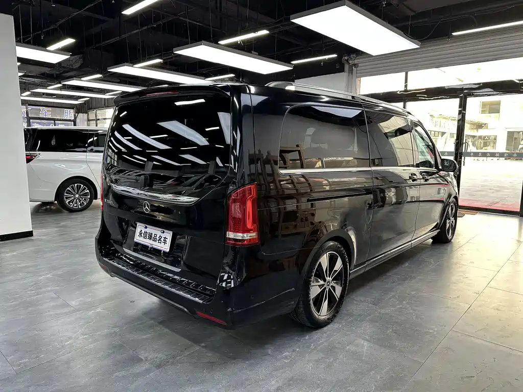 MERCEDES-BENZ V CLASS