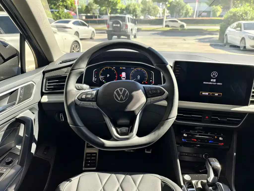 Volkswagen Tiguan L — миниатюра 7