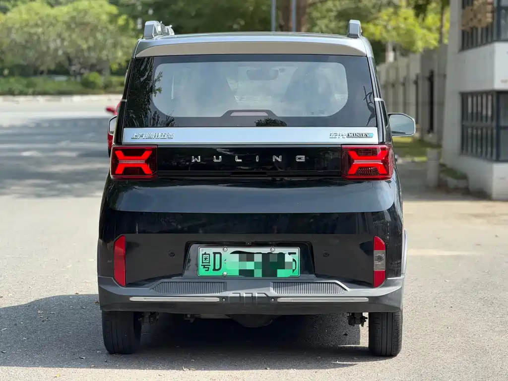Wuling MINIEV — миниатюра 8