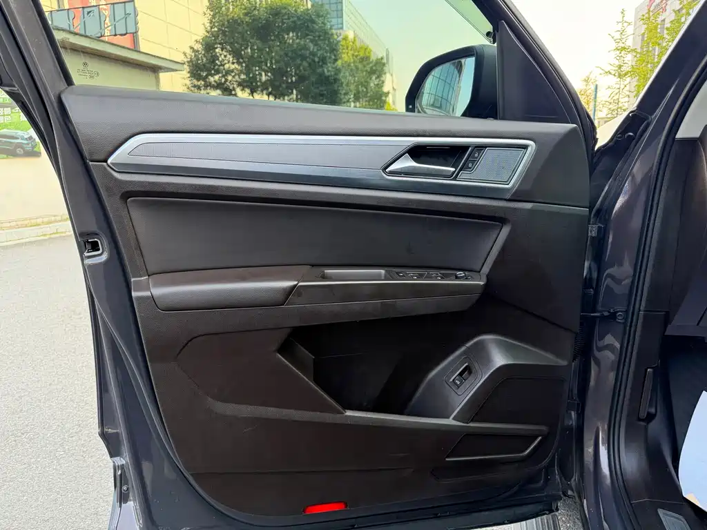 Volkswagen Teramont — миниатюра 4