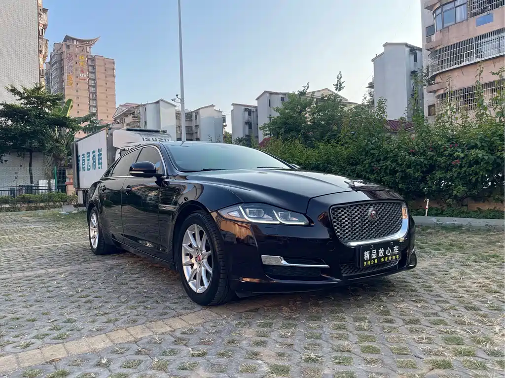 Jaguar XJ — миниатюра 3