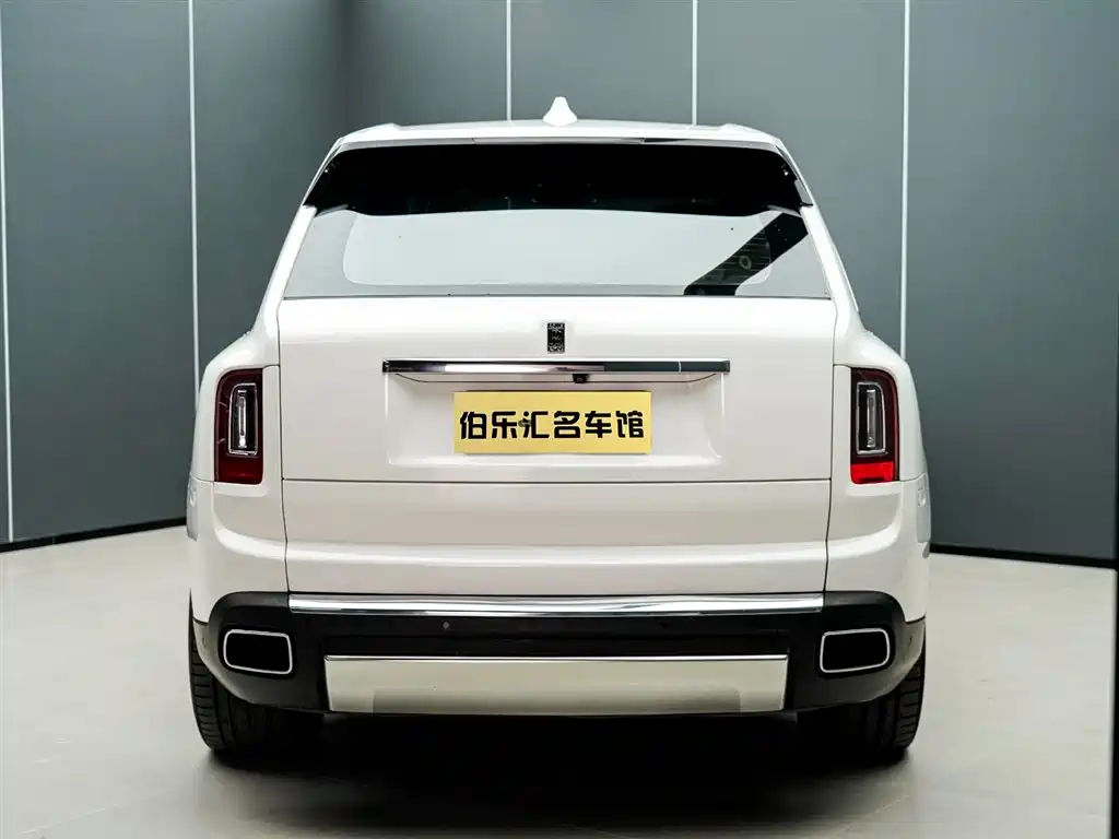 Rolls-Royce Cullinan 2018 мест