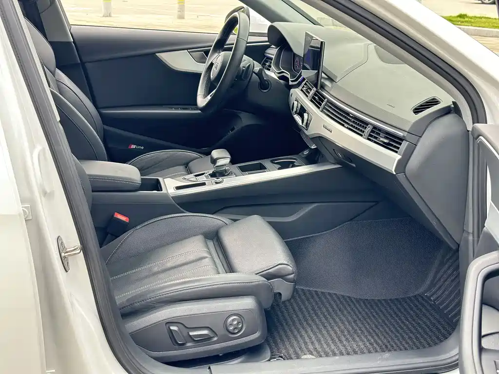 Audi A4L 2020 40 TFSI Luxury